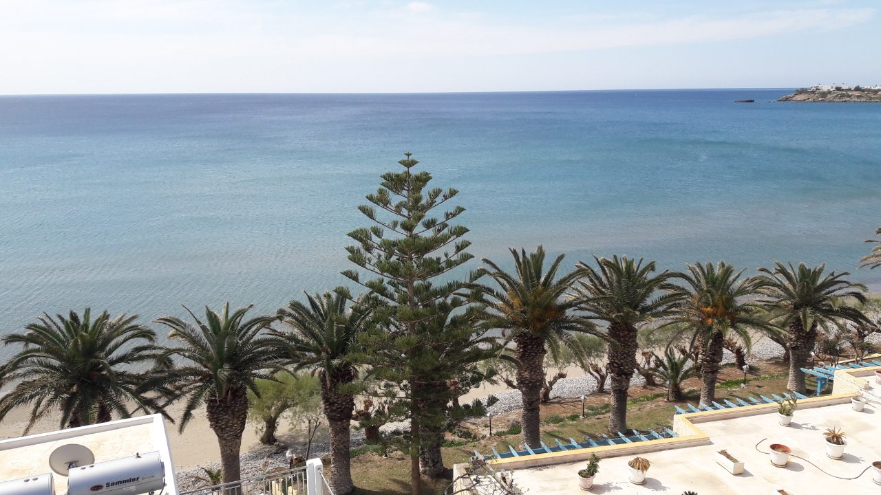 The harbour at Makry Gialos